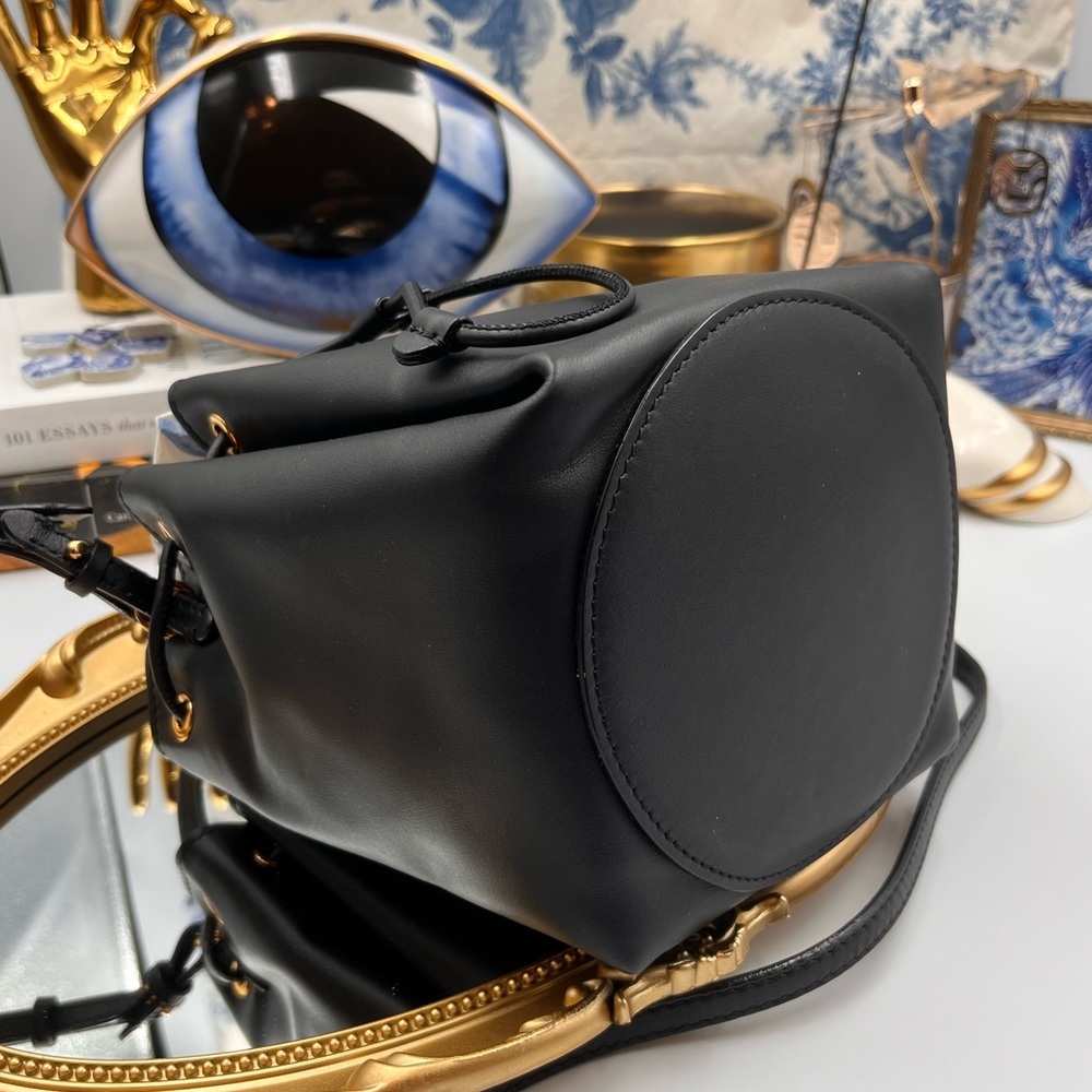 🆕 BURBERRY 🧿 NWOT Monogram Motif Bucket Crossbody Bag, Black - AUTHENTICATED - Picture 6 of 14